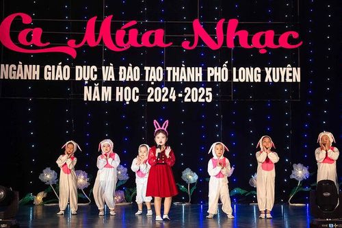 Bế mạc Hội thi ca múa nhạc ngành giáo dục và đào tạo TP. Long Xuyên