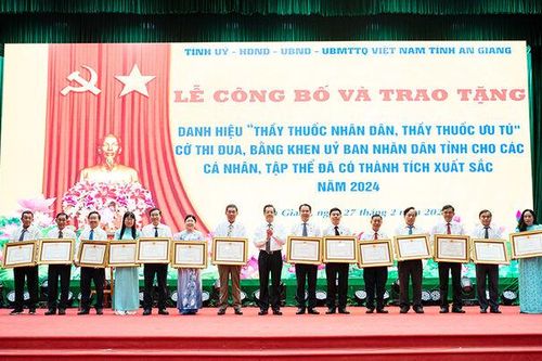 An Giang họp mặt kỷ niệm 70 năm Ngày Thầy thuốc Việt Nam