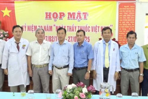Huyện An Phú chúc mừng Ngày Thầy thuốc Việt Nam