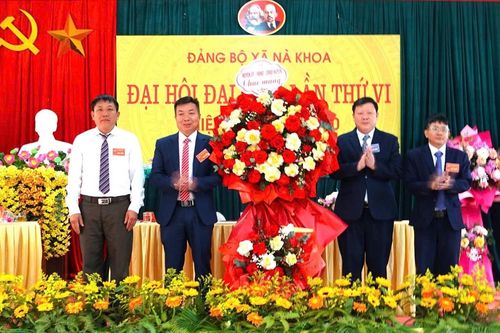 Đảng bộ xã Nà Khoa tổ chức thành công đại hội điểm