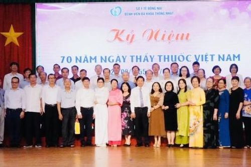 Tri ân những cống hiến, hy sinh của đội ngũ thầy thuốc
