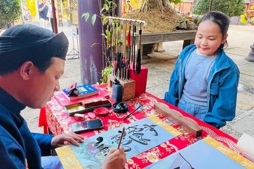 Nét chữ, nết người