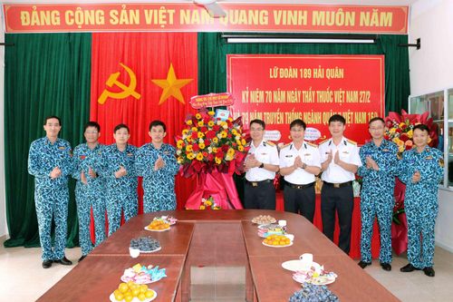 Lữ đoàn 189: Gặp mặt, chúc mừng các y, bác sĩ nhân Ngày Thầy thuốc Việt Nam