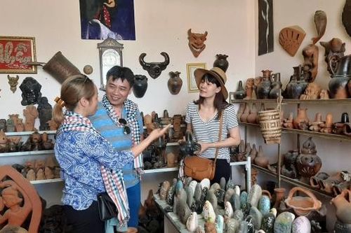 Gốm Bàu Trúc 'thăng hoa' nhờ du lịch