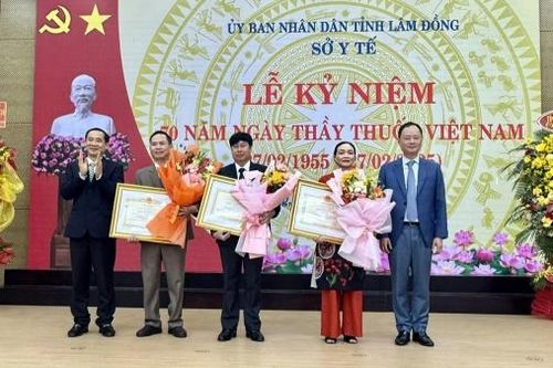 Trao tặng các danh hiệu cao quý tôn vinh người thầy thuốc