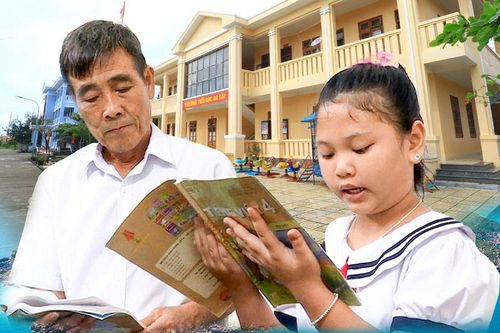 Gieo chữ cho những 'mầm xanh' trên đảo