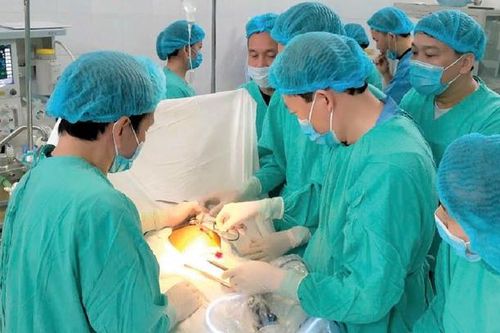 Chuyển giao kỹ thuật cao: Bệnh nhân hưởng lợi, bác sĩ nâng cao tay nghề