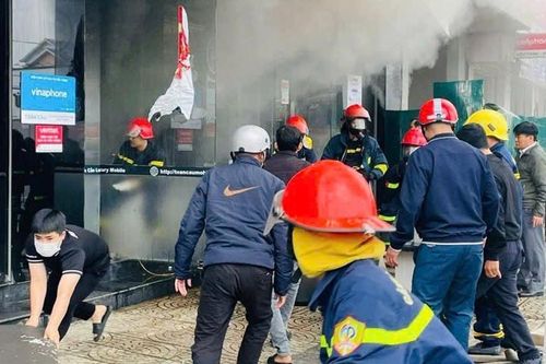 Quảng Bình: Cháy lớn một cửa hàng tại thành phố Đồng Hới