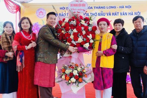 Đền Rừng: Câu lạc bộ Thờ Mẫu và Hát Văn Hà Nội họp mặt đầu xuân Ất Tỵ 2025