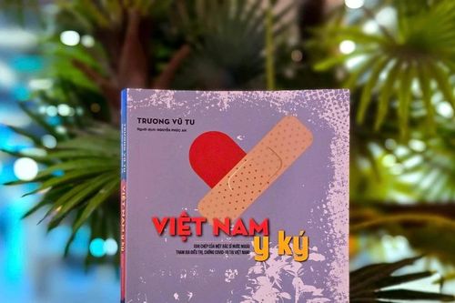 'Việt Nam y ký' - Năng lượng tích cực của 'chiến sĩ áo trắng'