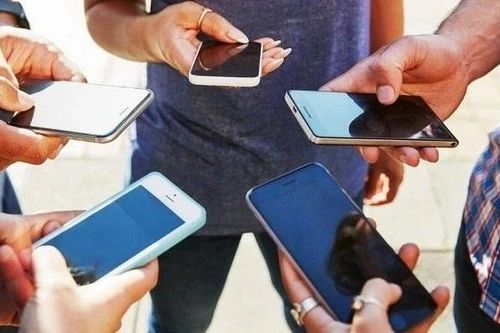 Đan Mạch cấm sử dụng điện thoại thông minh trong trường học
