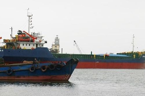 Cảng biển bị bồi lấp khiến doanh nghiệp gặp khó