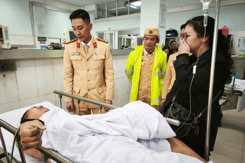Cảnh sát đường thủy kịp thời cứu sống nạn nhân vụ nhảy cầu