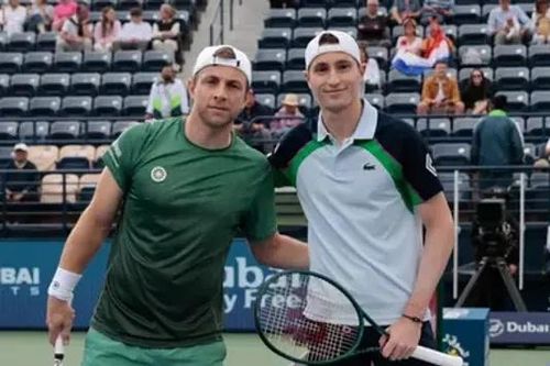 Ugo Humbert trở thành cựu vô địch Dubai mở rộng