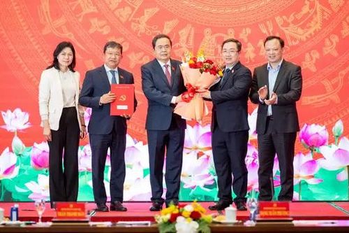 Thành lập 11 Đảng bộ trực thuộc Đảng ủy Quốc hội