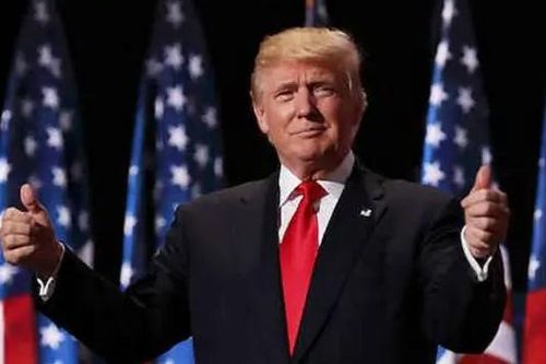 Tranh cãi xung quanh 'thẻ vàng' nhập cư của ông Trump