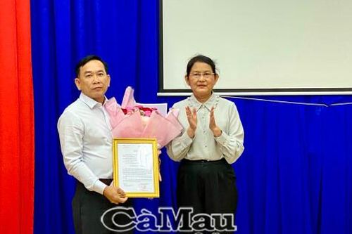 Công bố quyết định của Ban Thường vụ Tỉnh ủy về công tác cán bộ tại huyện Phú Tân
