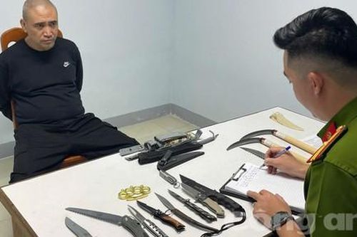Bắt được đối tượng truy nã đặc biệt nguy hiểm, thu giữ nhiều hung khí