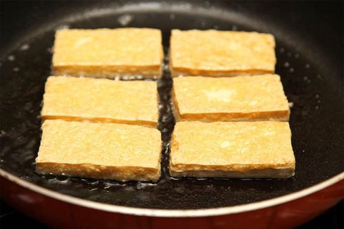 Mẹo rán đậu phụ không dính chảo
