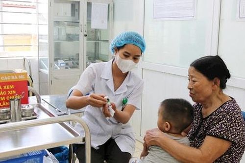 Kỷ niệm 70 năm Ngày Thầy thuốc Việt Nam (27/2/1955 - 27/2/2025): Đẩy mạnh chuyển đổi số, xây dựng nền y tế thông minh Ngành Y tế thực hiện tốt lời dạy của Bác Hồ