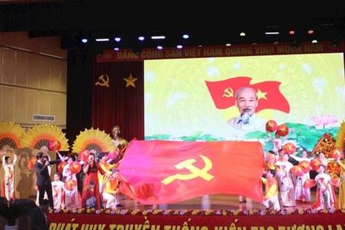 Triển khai ba đợt thông tin, tuyên truyền chào mừng Đại hội Đảng bộ các cấp nhiệm kỳ 2025-2030