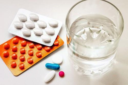 5 loại thuốc cần uống nhiều nước