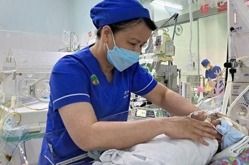 Hành trình giành lại sự sống cho thiên thần nhỏ 660 gram