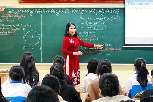 Giáo viên phấn khởi vì sắp được nhận tiền thưởng theo Nghị định 73