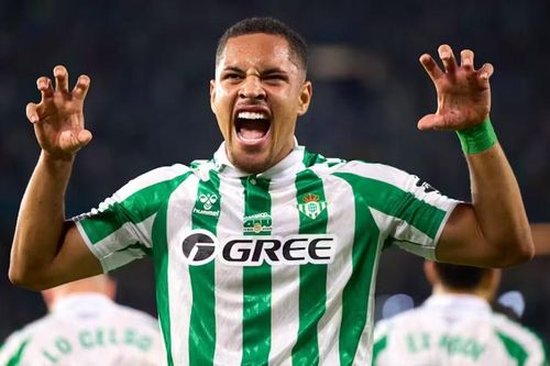 Barca tống khứ 'cục nợ' Roque