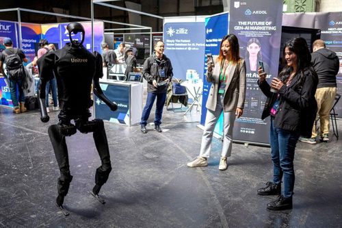 Công ty robot của CEO 9X Trung Quốc gây sốt