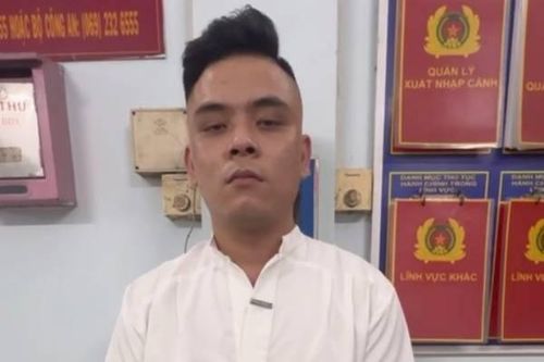 Bắt khẩn cấp thanh niên đánh nhân viên bảo vệ bất tỉnh trên phố đi bộ