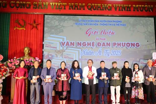 Ra mắt tập 'Văn nghệ Đan Phượng 2025'