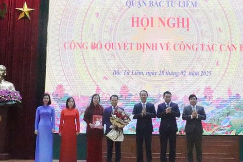 Quận Bắc Từ Liêm công bố quyết định công tác cán bộ sau sắp xếp