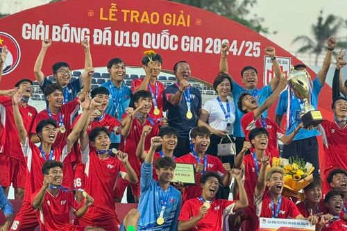 Học trò HLV Kim Sang Sik tỏa sáng giúp U19 PVF vô địch