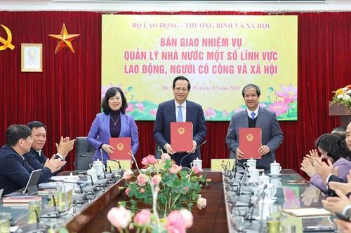 Bộ Giáo dục và Đào tạo tiếp nhận 17 trường đại học, cao đẳng, doanh nghiệp từ Bộ LĐTBXH