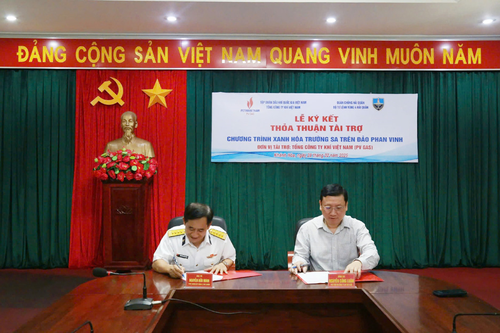 Ký kết thỏa thuận hợp tác tài trợ chương trình 'Xanh hóa Trường Sa'