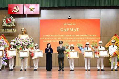 Lãnh đạo Bộ Công an, Đà Nẵng, Quảng Nam gặp mặt, chúc mừng và tri ân đội ngũ cán bộ Y tế