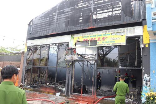 Mới sáng 'bà hỏa' đã tung hoành