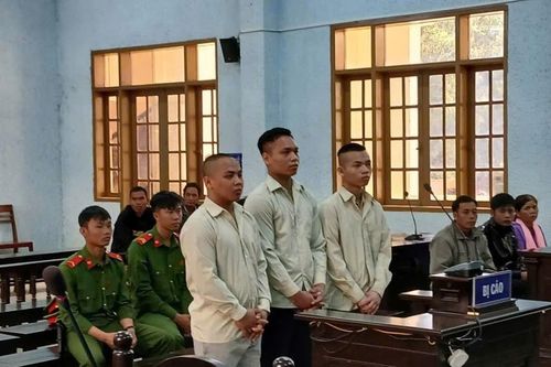 Trai bản đánh ghen