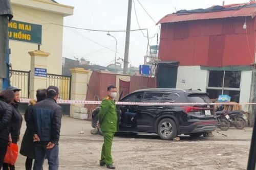 Hà Nội: Phát hiện người đàn ông tử vong bất thường trên ô tô