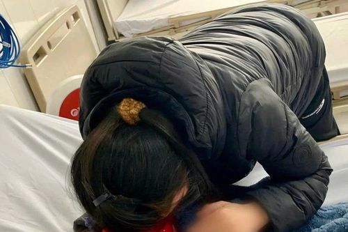 Cấp cứu trẻ ngộ độc do ăn 'thóc' trộn thuốc diệt chuột