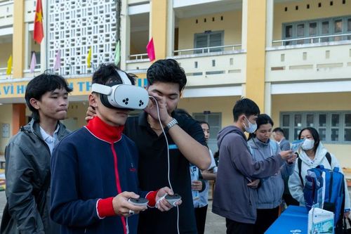Nhiều trường đại học đưa kiến thức AI, IoT vào các ngành đào tạo