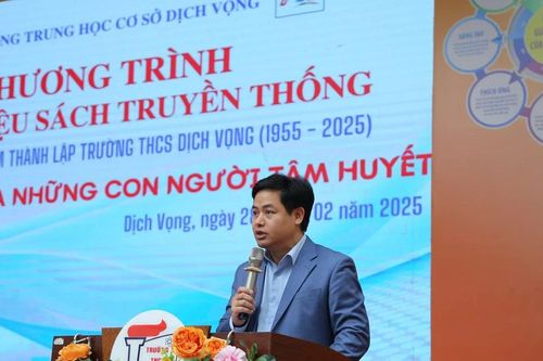 Ra mắt cuốn sách ở ngôi trường truyền thống lâu đời tại Thủ đô