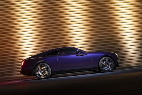 Xe siêu sang Rolls-Royce Black Badge Spectre giá gần 21 tỷ đồng về Việt Nam