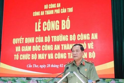 Cần Thơ giải thể Công an quận, huyện, điều động 52 cán bộ