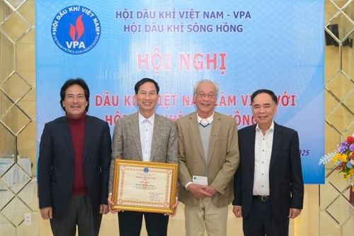 Trung ương Hội Dầu khí Việt Nam làm việc với Hội Dầu khí Sông Hồng