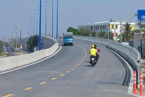 Dự án 688 tỷ đồng ở TPHCM thông xe nhánh cầu đầu tiên sau 8 năm xây dựng
