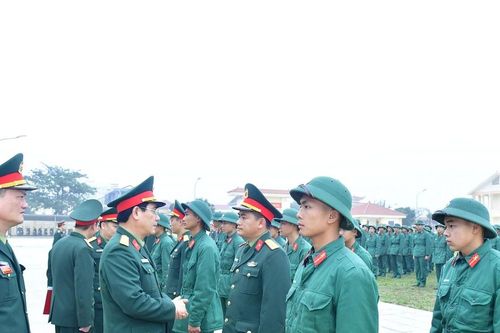 Bộ Chỉ huy Quân sự tỉnh Nghệ An thăm, động viên chiến sĩ mới nhập ngũ