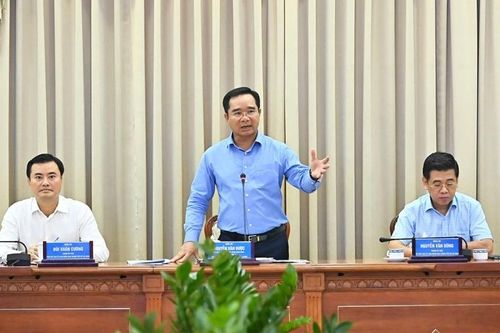 Chủ tịch UBND TP Hồ Chí Minh: Người đứng đầu phải cùng nhau hành động để đạt tăng trưởng 2 con số