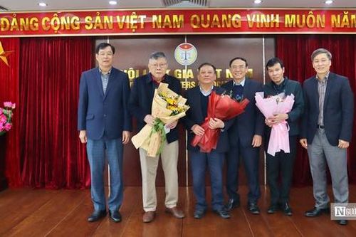 Hội Luật gia Việt Nam chia tay 3 cán bộ nghỉ công tác